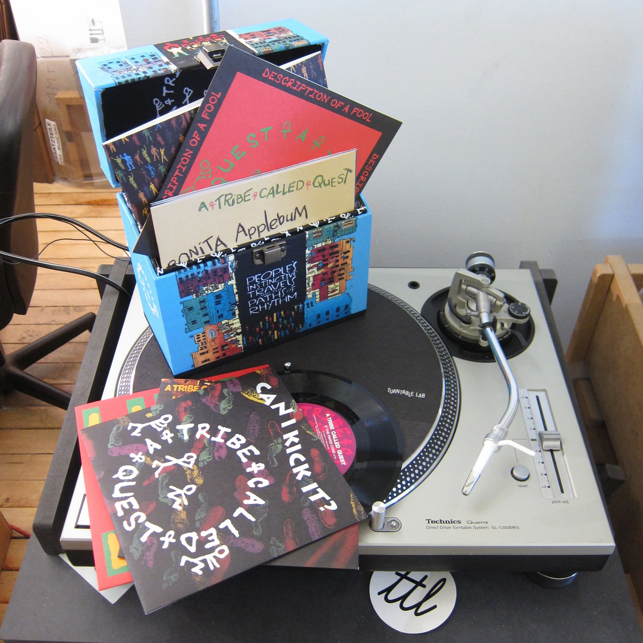 A Tribe Called Quest: People's Instinctive Travels and the Paths of Rhythm Vinyl 8x7" Boxset - Image 2