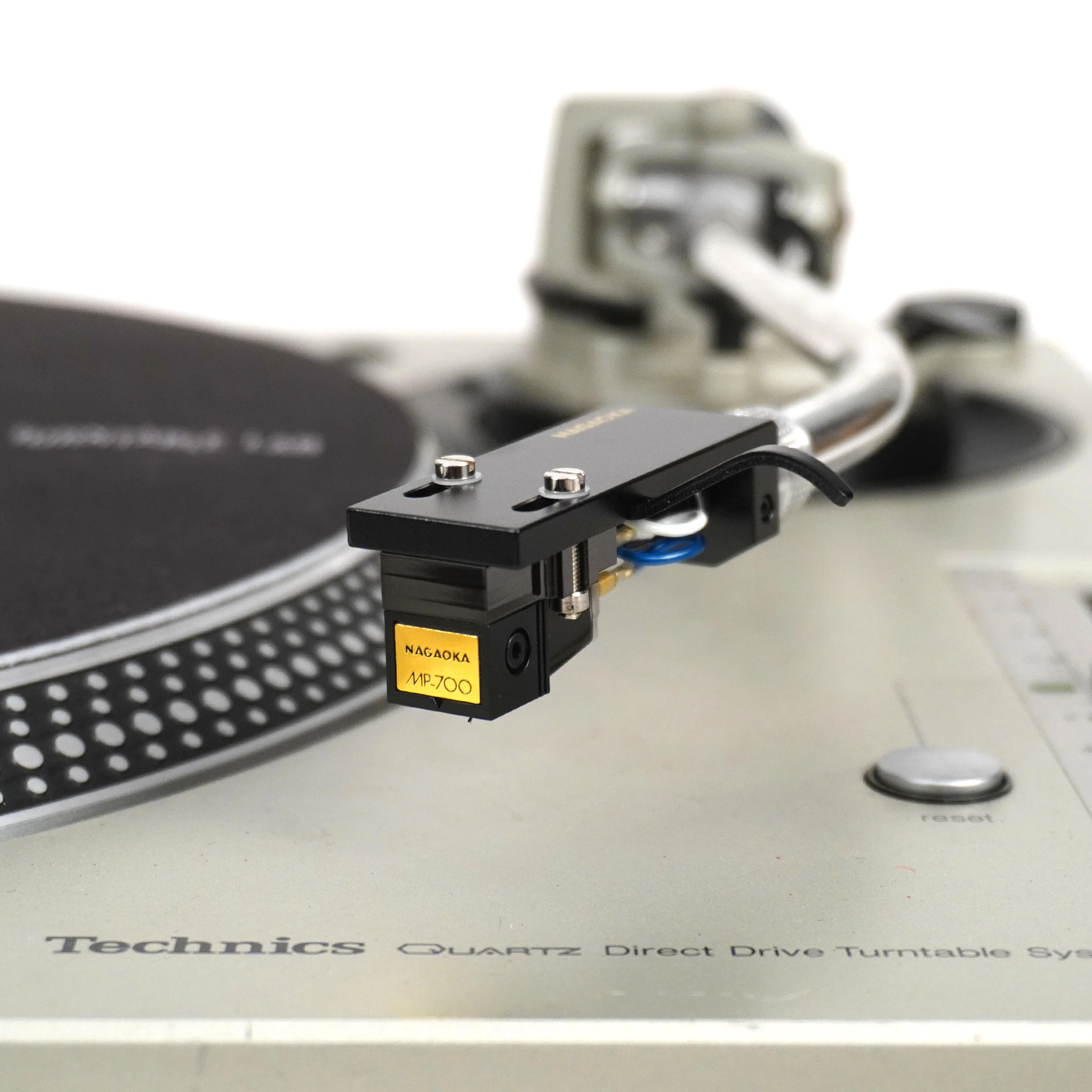 Nagaoka: MP-700H Cartridge Mounted on Headshell - Image 2
