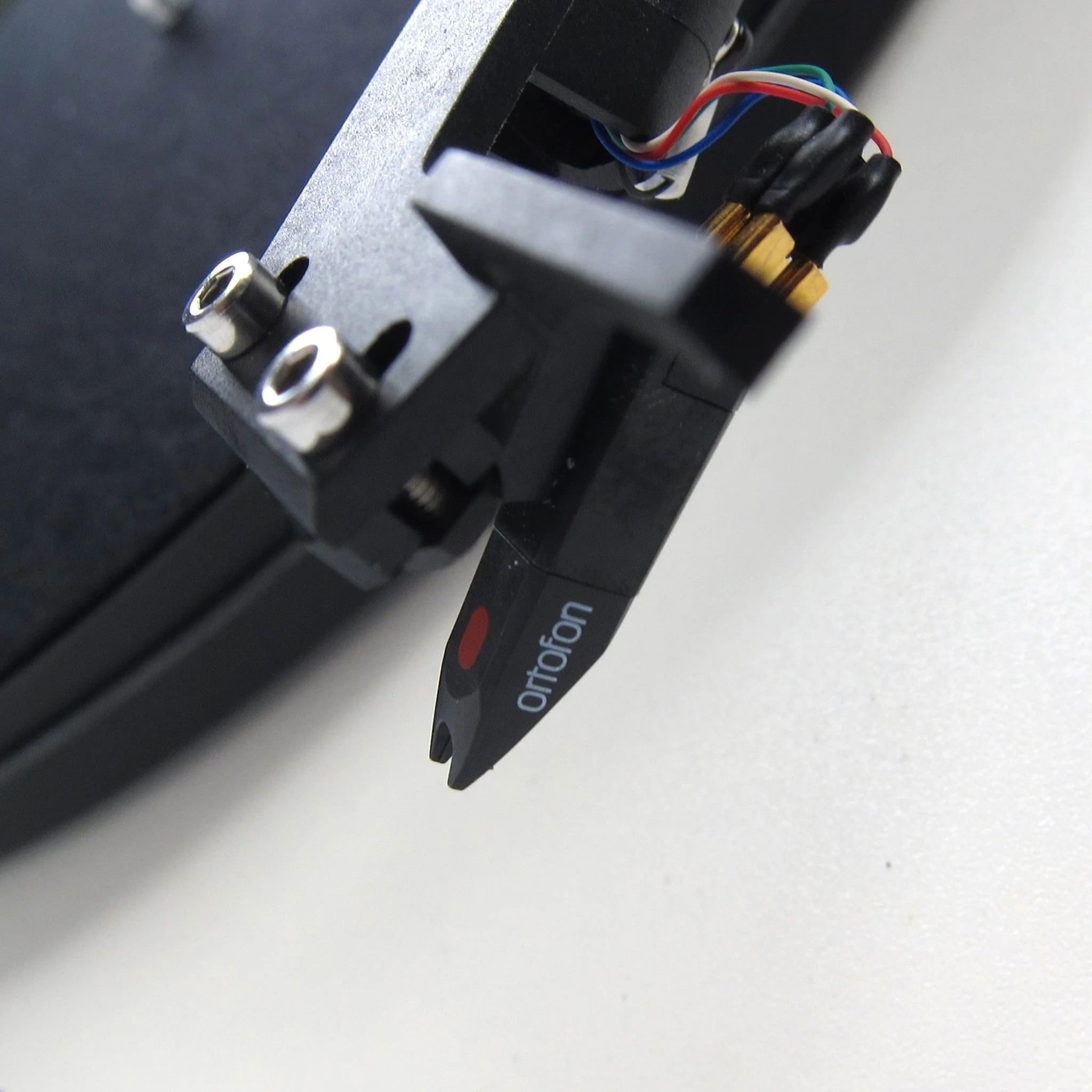 Pro-Ject: Vertical Turntable Right w/ Bluetooth - Black (VT-E BT R) - Image 5