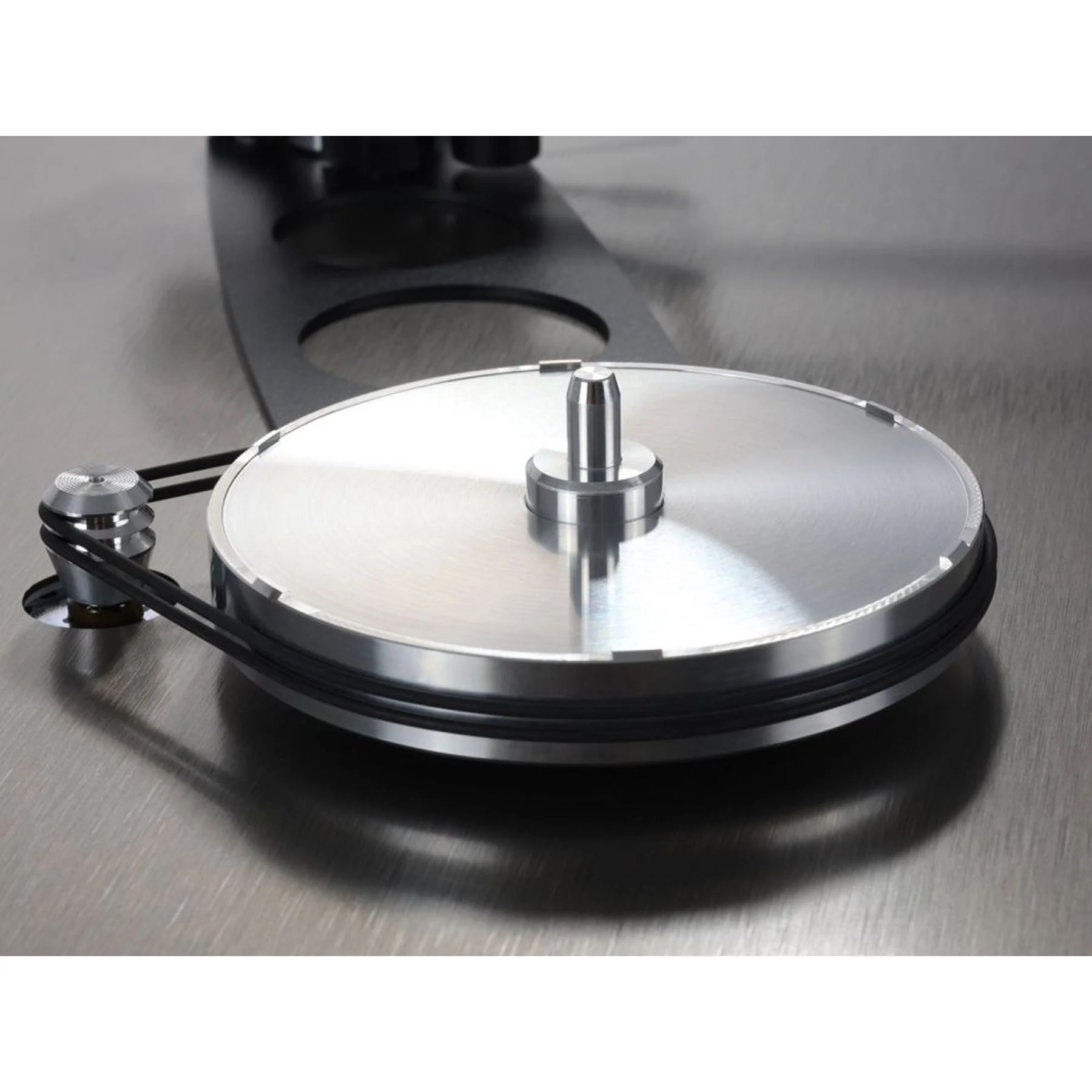 Rega: Planar 6 RS Turntable w/ ND9 Cartridge - Aluminum - Image 6